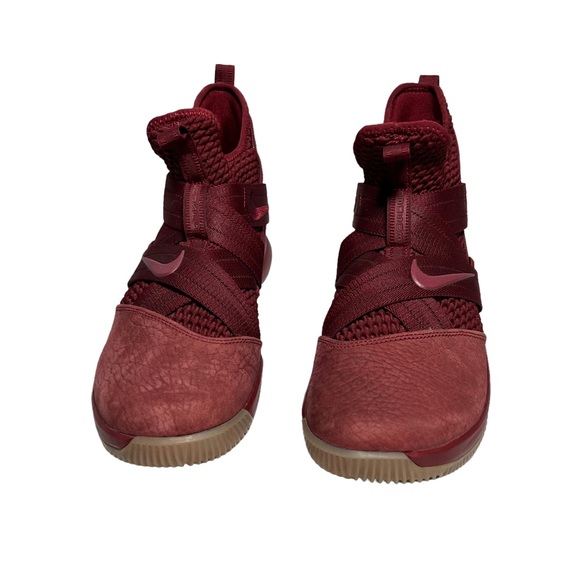Nike Men's LeBron James Nike Red LeBron Soldier XII SFG Shoe - Picture 11 of 15